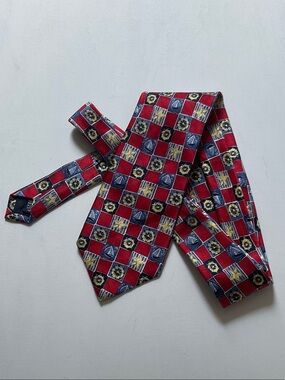 Lands’ End Nautical themed men’s tie